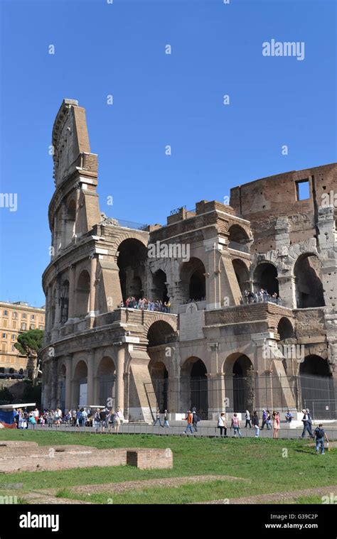 Kolosseum Piazza Del Colosseo Rom Italien Stock Photo Alamy