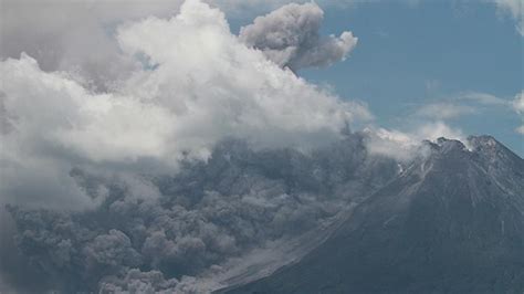 Erupsi Gunung Merapi Kota Magelang Diselimuti Hujan Abu Tempo Co