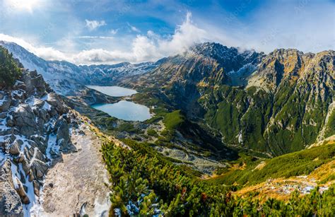 Dolina Pięciu Stawów ze szlaku na Świstówkę Tatry Polska Stock Photo