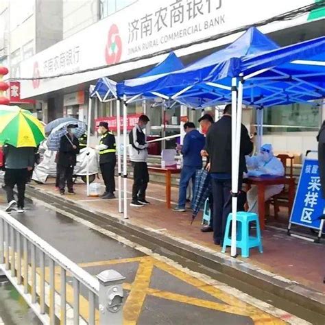 【疫情防控】风雨无阻 风雨同行——仲宫街道党群同心共筑核酸检测安全屏障采样群众核酸