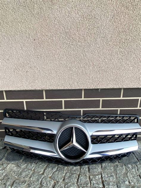 Mercedes GLK W204 Atrapa Grill Chrom A2048802883 A2048802883 za 1400 zł