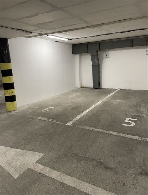 Parkovacie Miesto V Gar I Na Mierovej Ulici Ru Inov Parking Sk