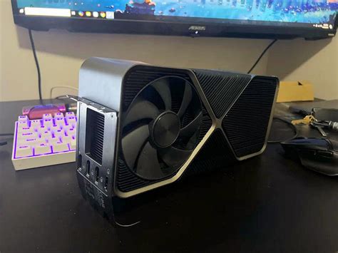 Это прототип так и не вышедшей GeForce RTX 4090 Ti. Фотографии ...