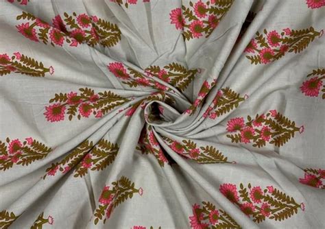 Beige Floral Print Cotton Cambric Fabric At Rs 10945 Printed Cotton Fabric Id 2852406915888