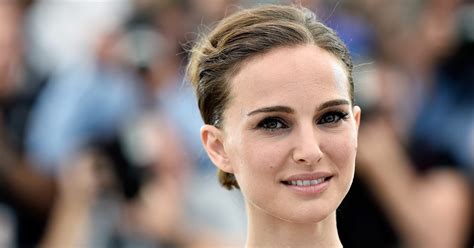 Natalie Portman New Blonde Lob Is Top Summer Hair Color