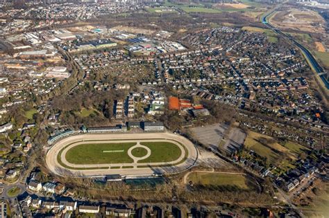 Dinslaken Von Oben Rennstrecke Der Rennbahn Trabrennbahn In