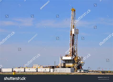 Land Drilling Rig Stock Photo 338662106 Shutterstock