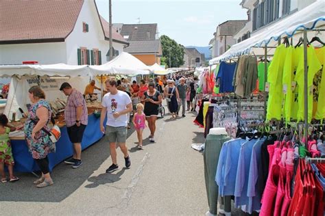 Der Johannimarkt In Grenzach Ist Nicht Nur Warenmarkt Sondern Auch