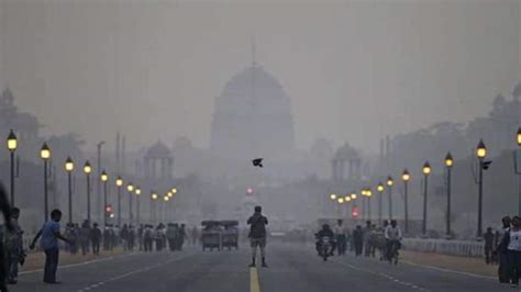 Delhi Pollution No Relief From Smog Aqi Remains Very Poor At 339 Read Report India News