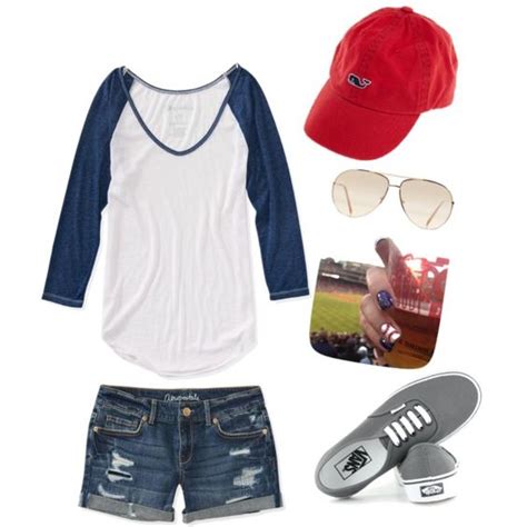 9 Cute Outfits To Wear To A Baseball Game Date - Pretty Designs