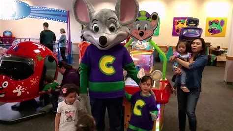 Chuck E Cheeses Happy Dance Youtube