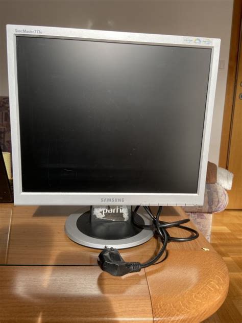 Samsung SyncMaster 713N, 2005