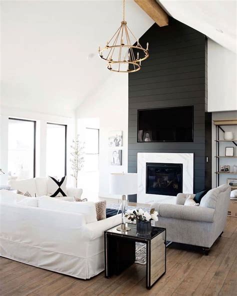 Black and White Modern Farmhouse Home Tour - Farmhousehub