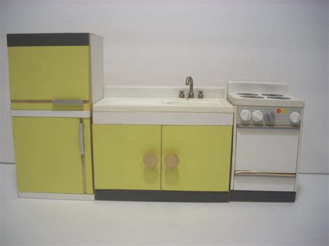 Dollhouse miniature kitchen appliance set