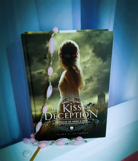 Resenha The Kiss Of Deception