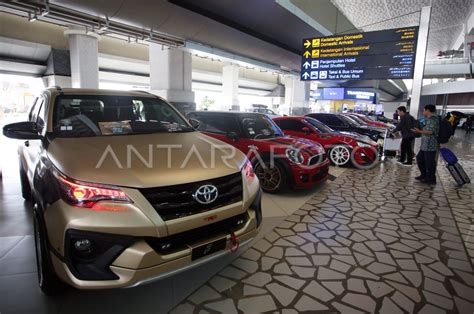 Kontes Mobil Modifikasi Di Terminal Bandara Soetta Antara Foto