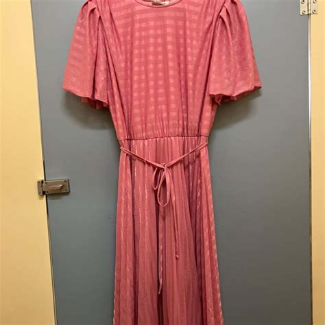 Womens Size 12 Midi Dress Short Sleeve Dress Pink S