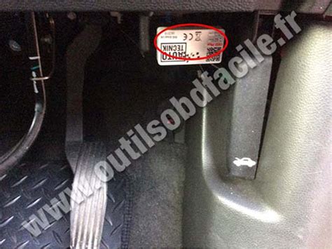 OBD Stecker In Vauxhall Mokka J13 2012 RHD Einfach Ihren