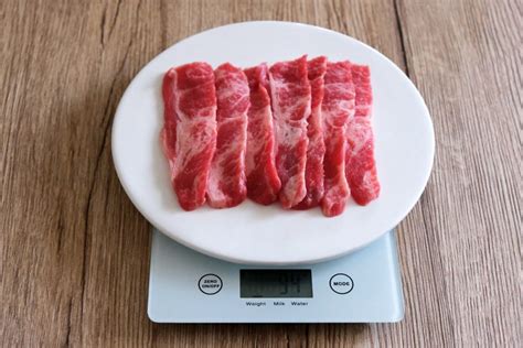 焼肉1人前は何グラム？焼肉100gから1500gまでの目安写真と栄養成分まとめ キーワードノート