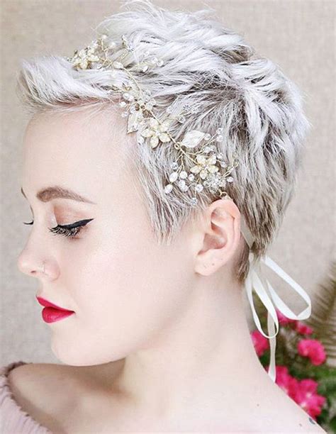 Headband With A Pixie Pixie Wedding Hair Short Wedding Hair Short Hair Styles Pixie