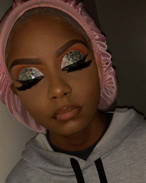 𝚋𝚘𝚞𝚓𝚎𝚎𝚋𝚛𝚊𝚝𝚣🧸🤍 Dramatic Makeup Glitter Makeup Glitter Makeup Looks