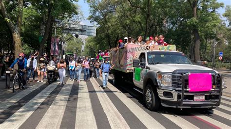 Padres de niños con cáncer marchan en la CDMX para exigir medicamentos