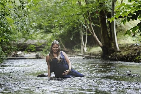 Maternity In A Creek Renton Wa Maternity And Newborn Photographer