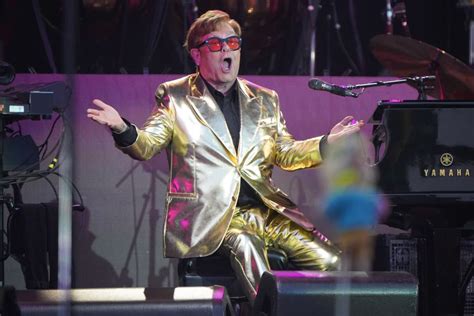 Who Are All The Egot Winners Elton John Becomes 19th Member The Standard