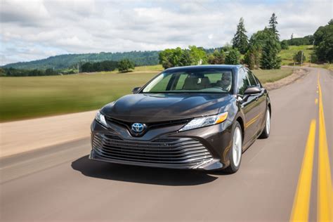 Toyota Camry Photos and Specs. Photo: Toyota Camry reviews photo and 49 ...