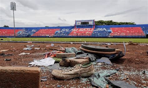 Tragedia Na Stadionie W Indonezji Galeria Zdj Tvp Info