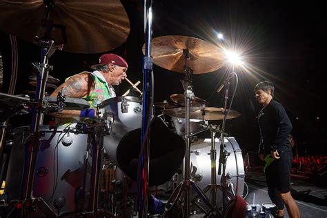 Red Hot Chili Peppers Chad Smith Pops Into Cherry Bar Melbourne For An AC DC Workout Noise