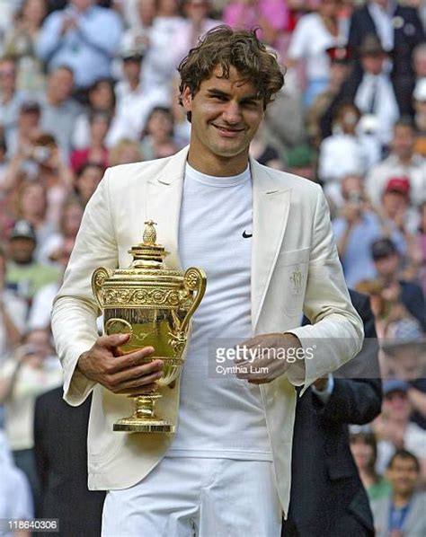 1,011 Roger Federer Wimbledon 2006 Stock Photos, High-Res Pictures, and ...