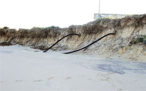 Houat Le Recul De La Dune Menace Le Poste D Alimentation ERDF Le