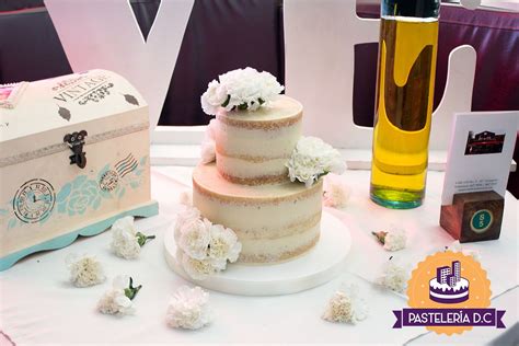 Torta Semi Desnuda Decorada Con Flores Naturales Semi Naked Cake Decorated With Fresh Flower