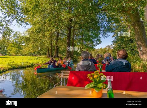 Bootstour Durch Den Spreewald Fotos Und Bildmaterial In Hoher