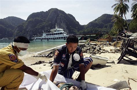 Boxing Day Tsunami Incredible Then And Now Photos From Indian Ocean