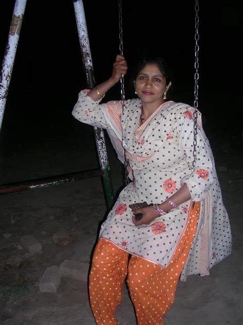 Pakistani Hot Aunties Wallpapers Collection Girls HD Wallpapers