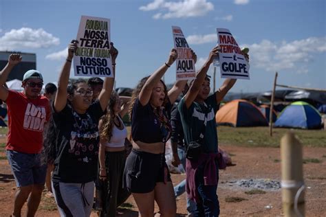 Al Menos Defensores Medioambientales Asesinados En Clim Tica