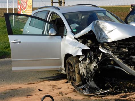 Schwerer Unfall Auf Theodor Heuss Stra E In Wallau Wallau Online