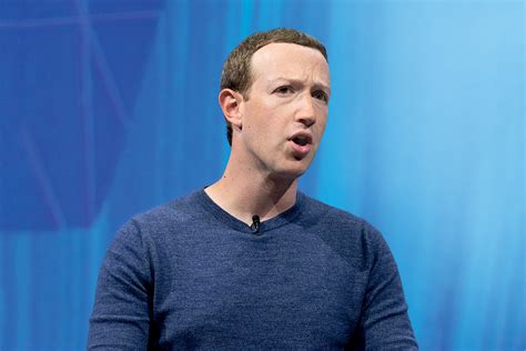 O Prest Gio Arranhado De Mark Zuckerberg Fundador Do Facebook Veja