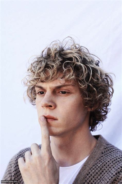 Evan Peters Photo Gallery 332 Best Evan Peters Pics Celebs