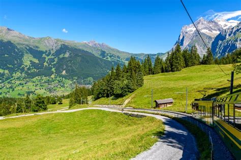 Tren Famoso Entre Grindelwald Y La Estaci N De Jungfraujoch