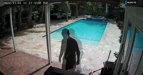 Miami Police Man Caught On Video Burglarizing Home Wearing Victim S