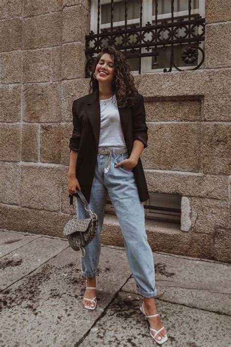 Mom Jeans Slouchy La Nueva Tendencia Viral De Zara