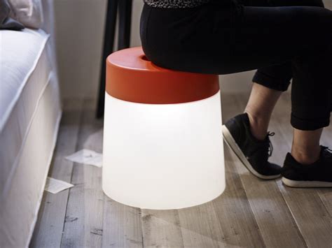 LED светеща табуретка IKEA PS 2014 е необичайна, но супер приложима ...