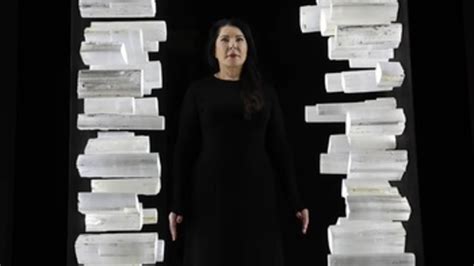 Una Gran Muestra De Marina Abramovic Revela Su Espiritualidad E Intensa Conexión Humana Youtube