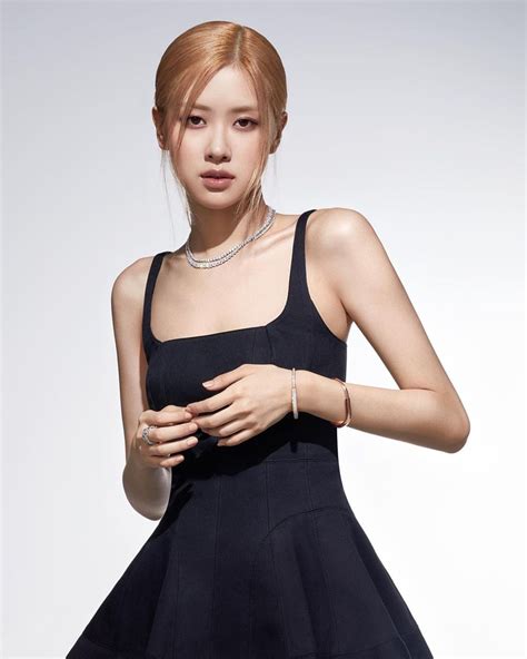 Rosé Tiffany And Co Tiffany Lock January 2023 • Celebmafia