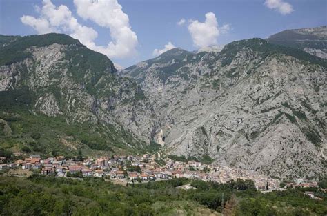 The Best Towns To Visit In Abruzzo Italys Region Set In National Parks