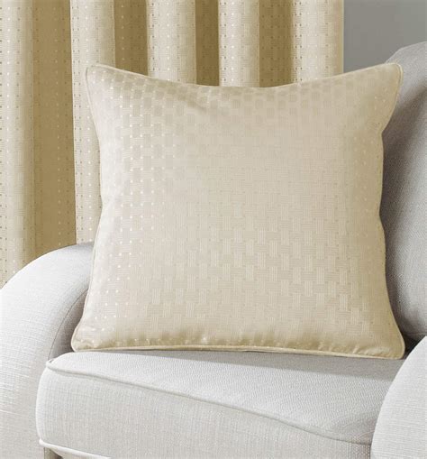 Solitaire - Cream Cushion Covers