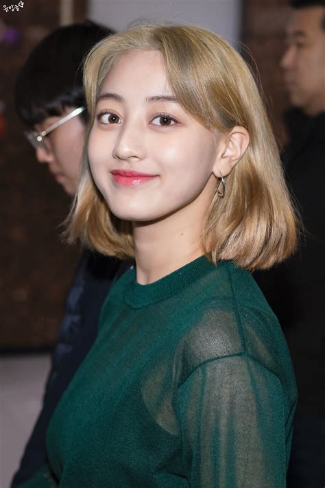 On Twitter Jihyo Changed Her Brown Hair Color To Blonde I